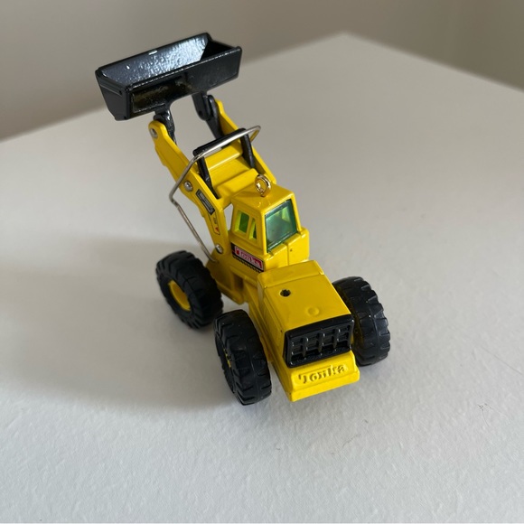 Vintage 1997 Hallmark keepsake Tonka mighty front loader ornament - Picture 3 of 12